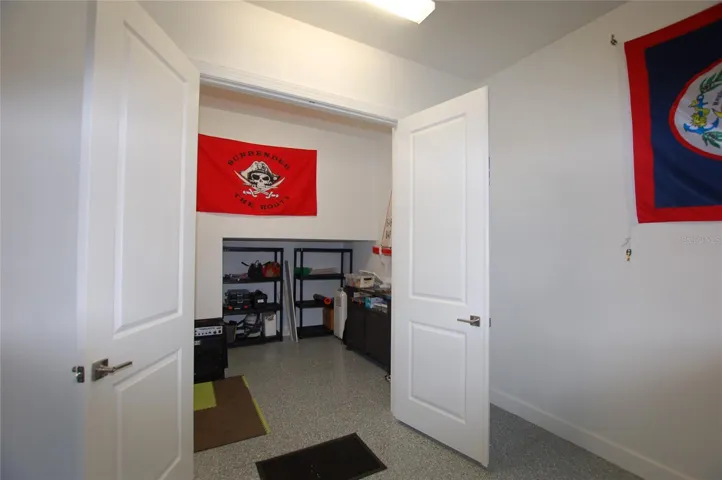 Florida Basement in Garage with double doors