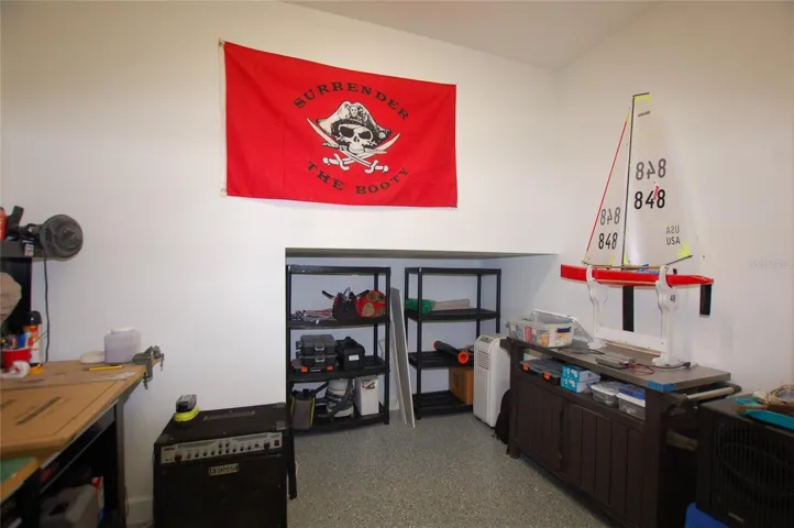 Florida Basement in Garage with double doors