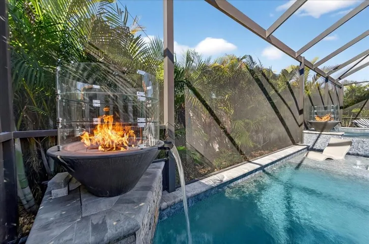fire bowls to set off the relaxing.