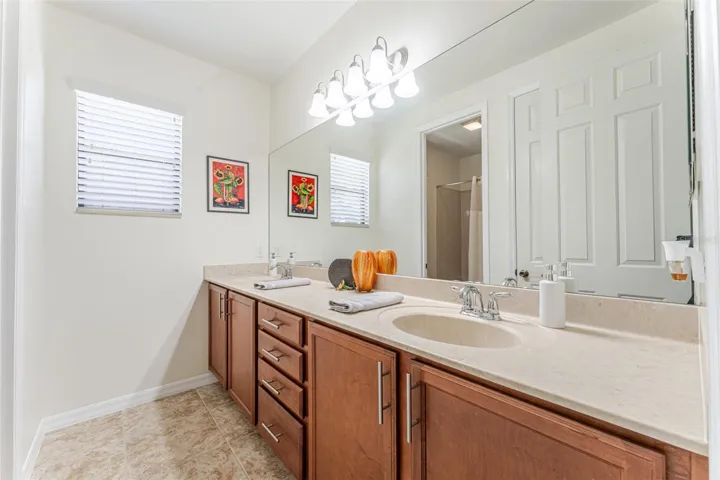 Hall Bathroom, 3