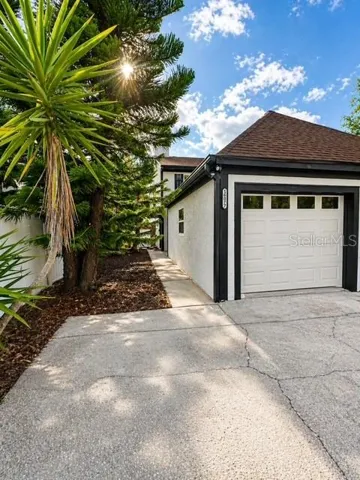 Rare Townhome Garage