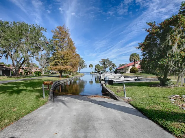 Resident boat ramp to Lake Harris