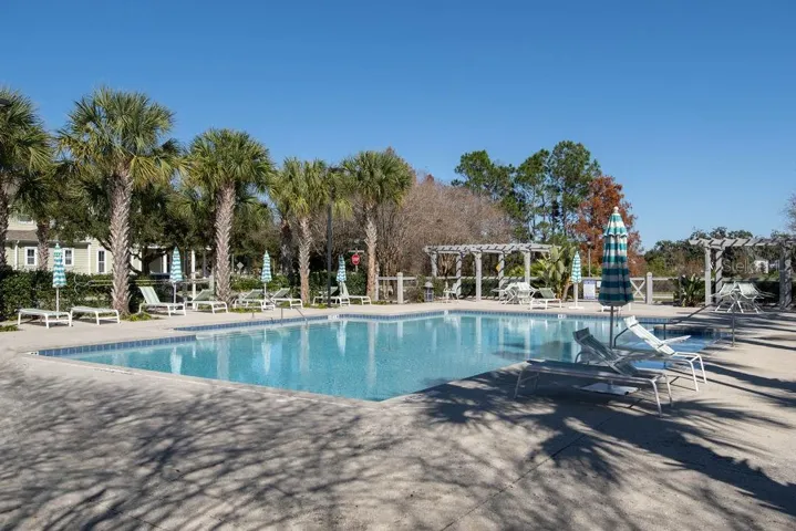 OAKLAND PARK COMMUNITY POOL