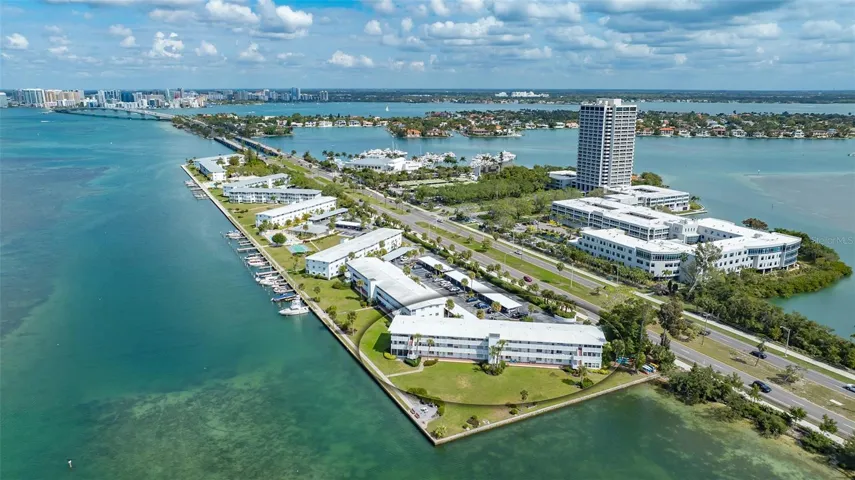 Sarasota Harbor West - Arlington building