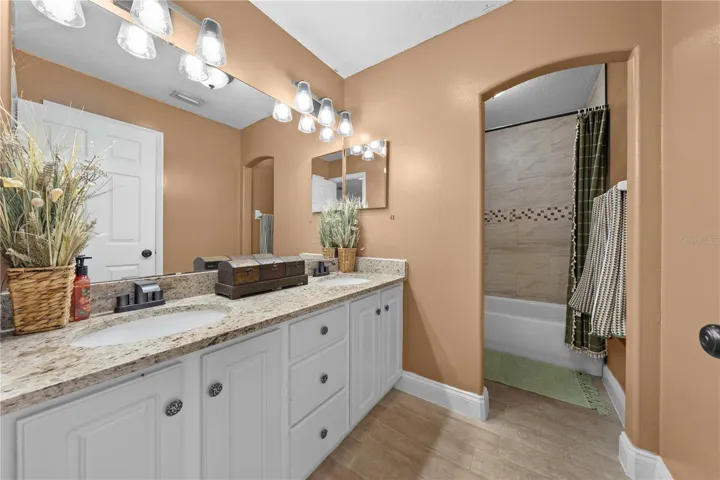 Remodeled upstairs bath with tub/shower combo