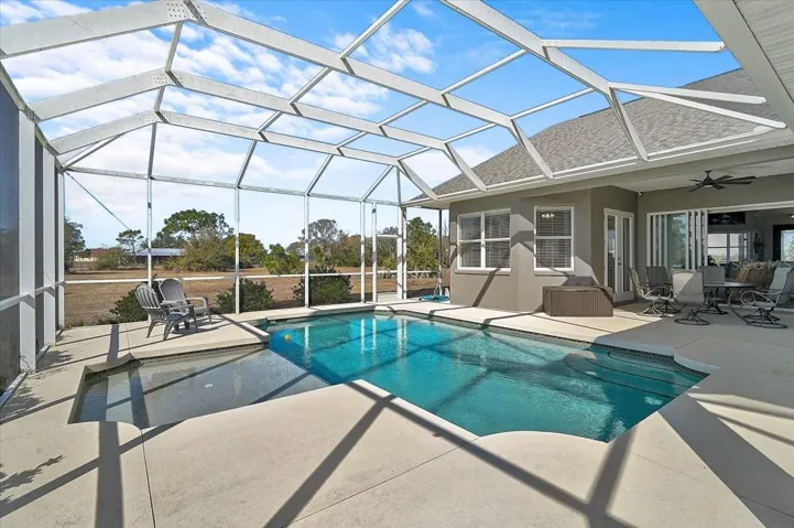 Nice sun deck, put in your lounge chair and soak up the sun