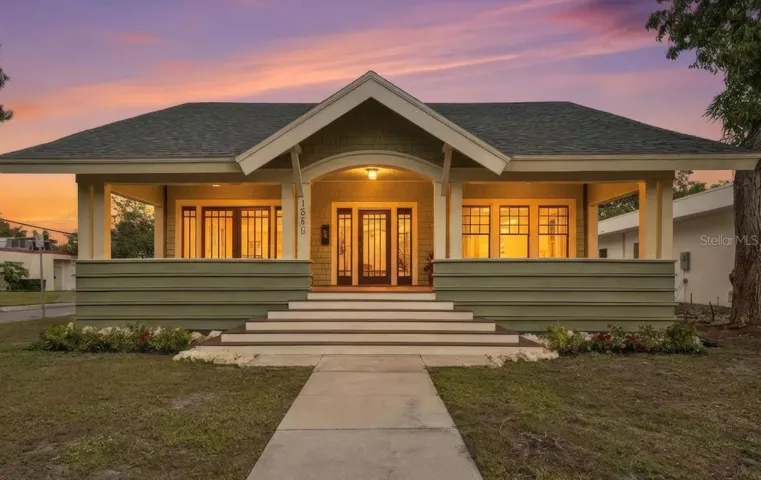 Welcome Home to 1550 3rd Ave W,Bradenton, FL 34205