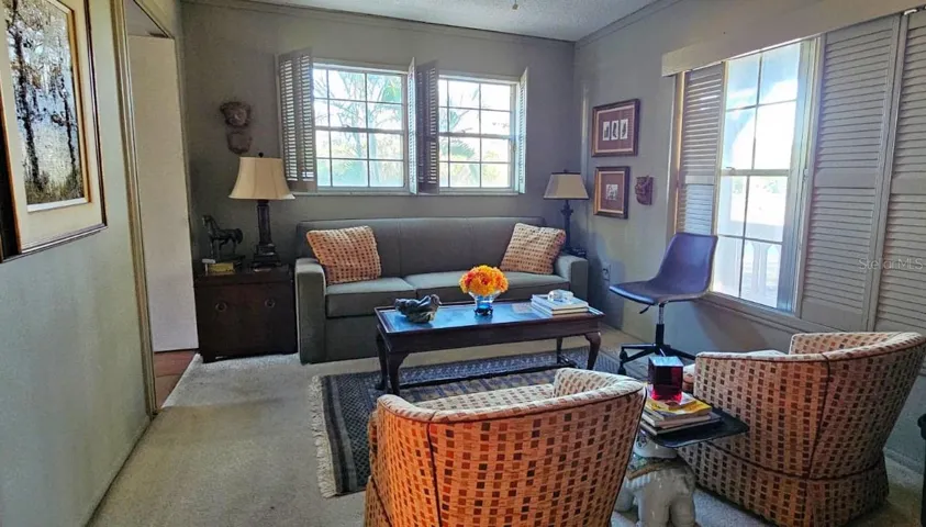 Den / 2nd Bedroom