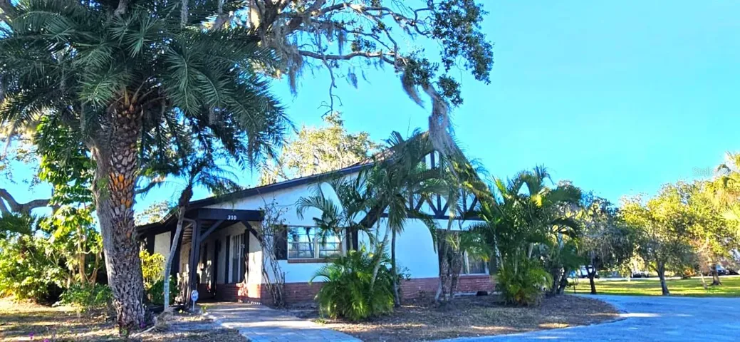 Front Corner Unit