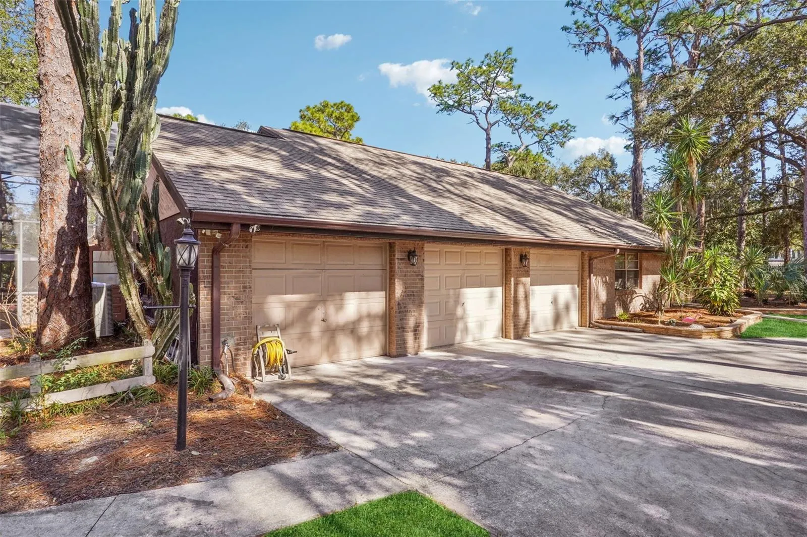 Triple garage - oversized