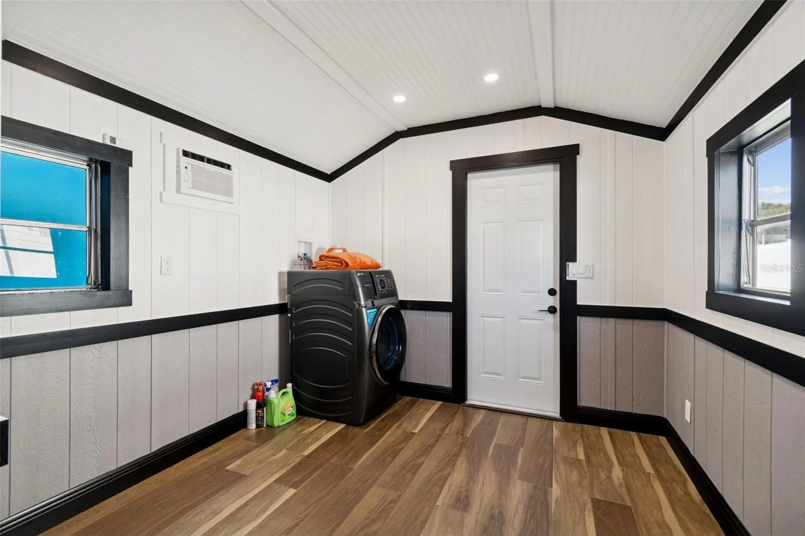 2-IN-1 WASHER &amp; DRYER