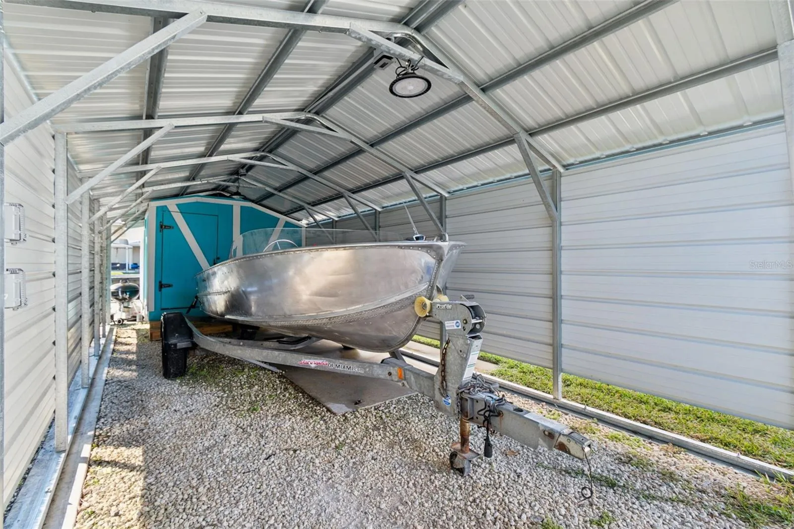 CARPORT