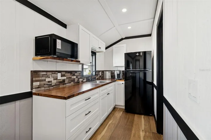 STUDIO KITCHENETTE