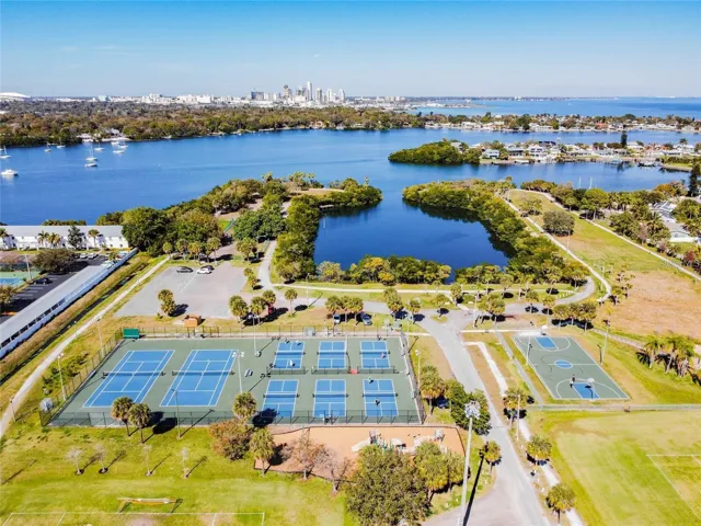 COQUINA KEY PARK-PICKLEBALL/TENNIS/BASKETBALL AND DOG PARK