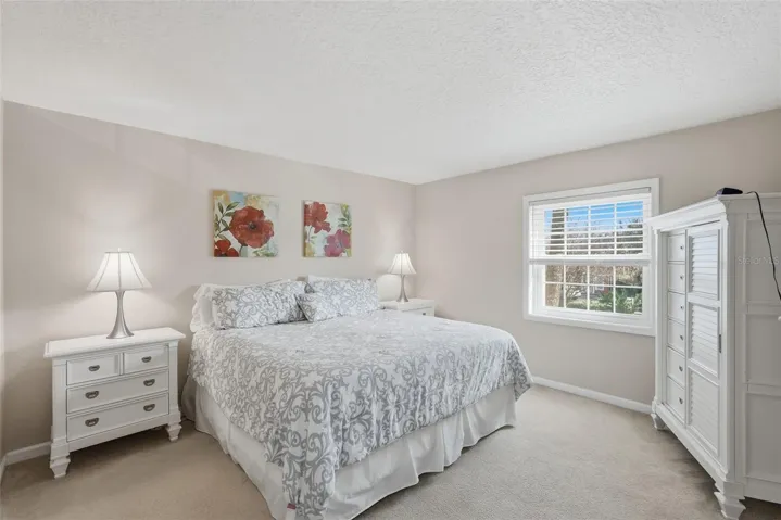MASTERBEDROOM