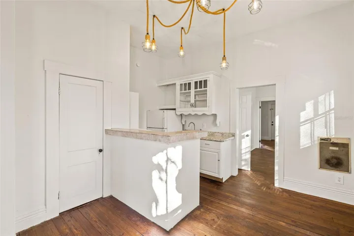 Kitchen / Dining Room - south unit