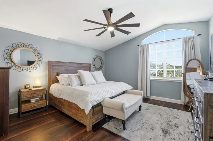 Large owner's suite with fully renovated on-suite bathroom