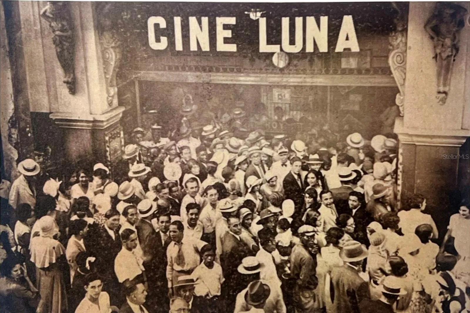 Luna 205 - Historic Cine Luna Marquee
