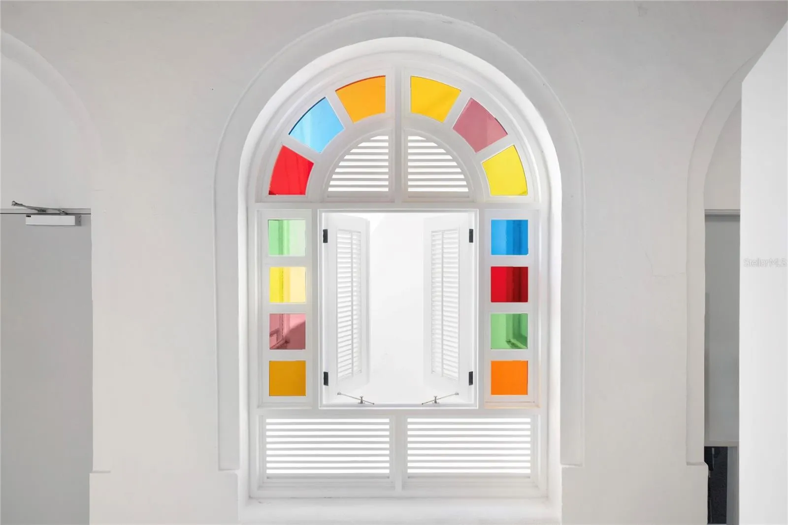 Luna 205 - Window Detail