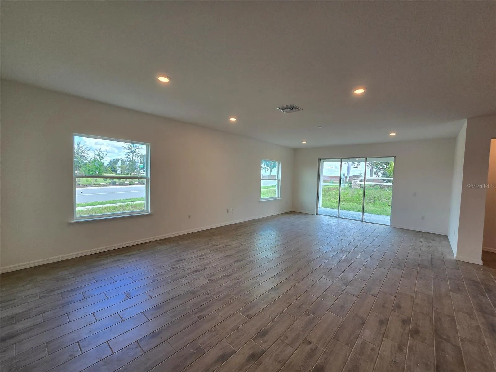 Bright &amp; Airy Great Room
