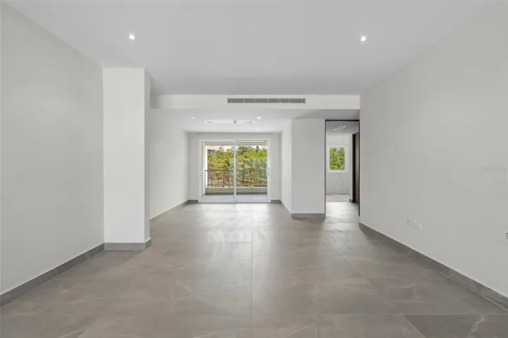 Representative photo- not actual unit. Design / features may vary.