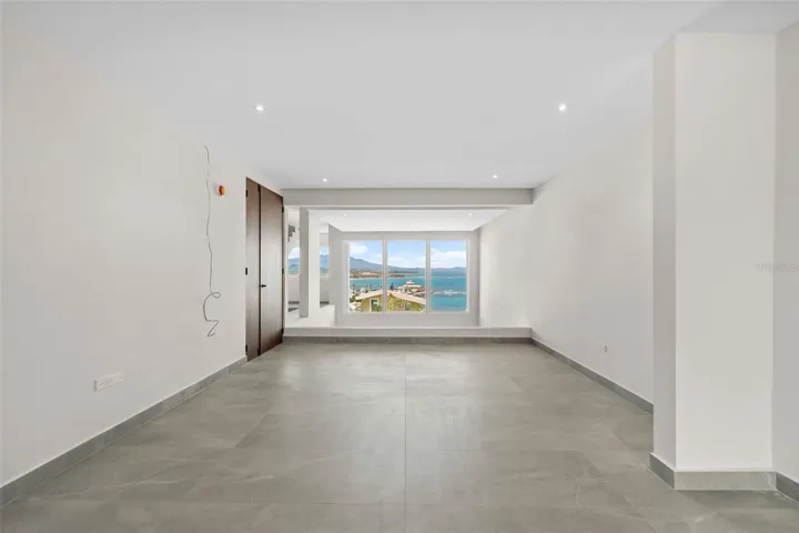 Representative photo- not actual unit. Design / features may vary.