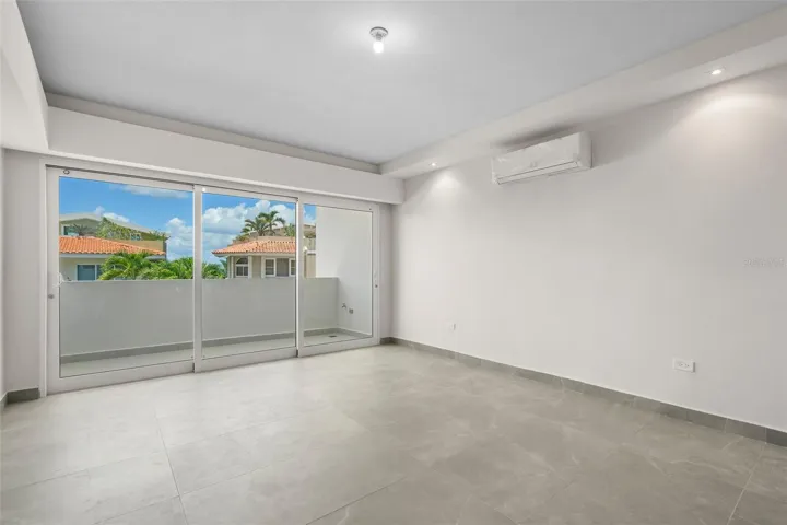 Representative photo- not actual unit. Design / features may vary.