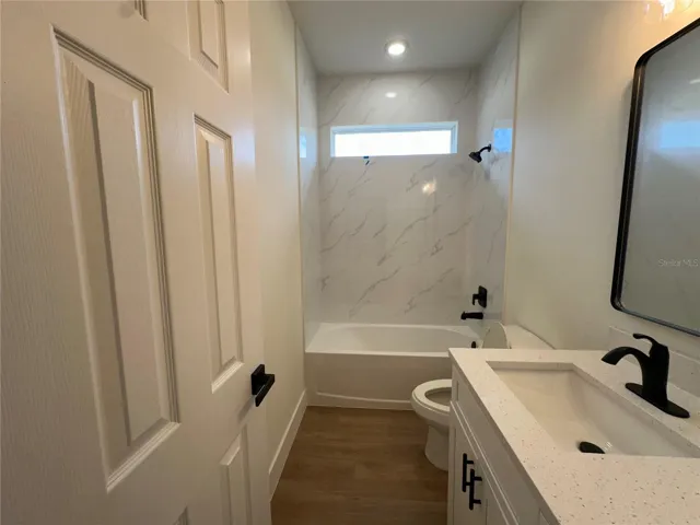 BATH 2 | Tub & Shower
