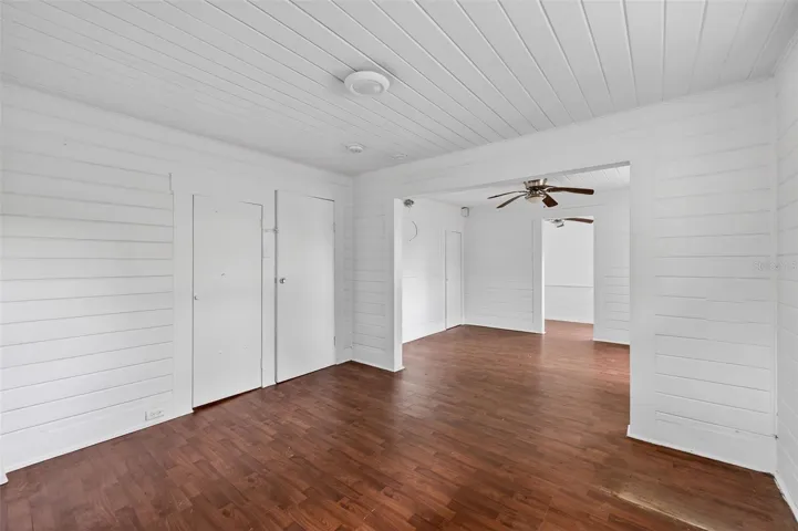 1/1 Upstairs Lft Unit Livingrm