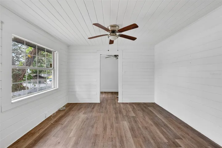 1/1 Rt Living rm