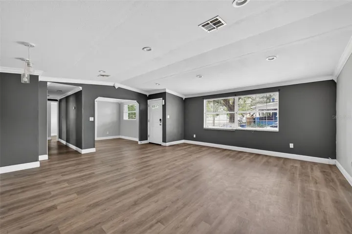 Vaulted Ceiling 3-4/1