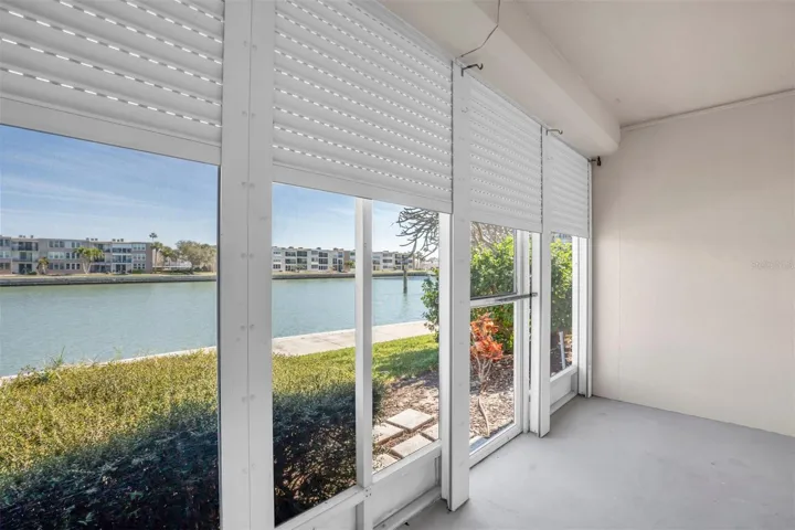 2/2 first floor condo