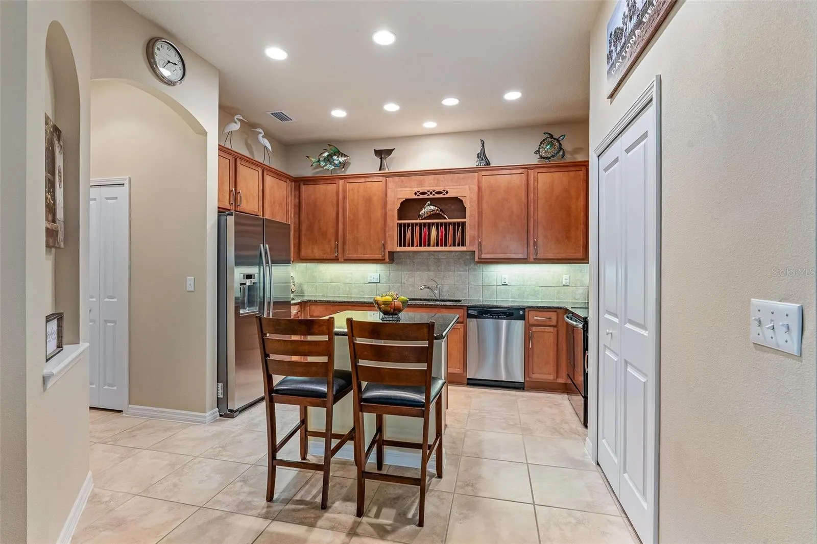 Premium Kitchen w/Breakfast Bar