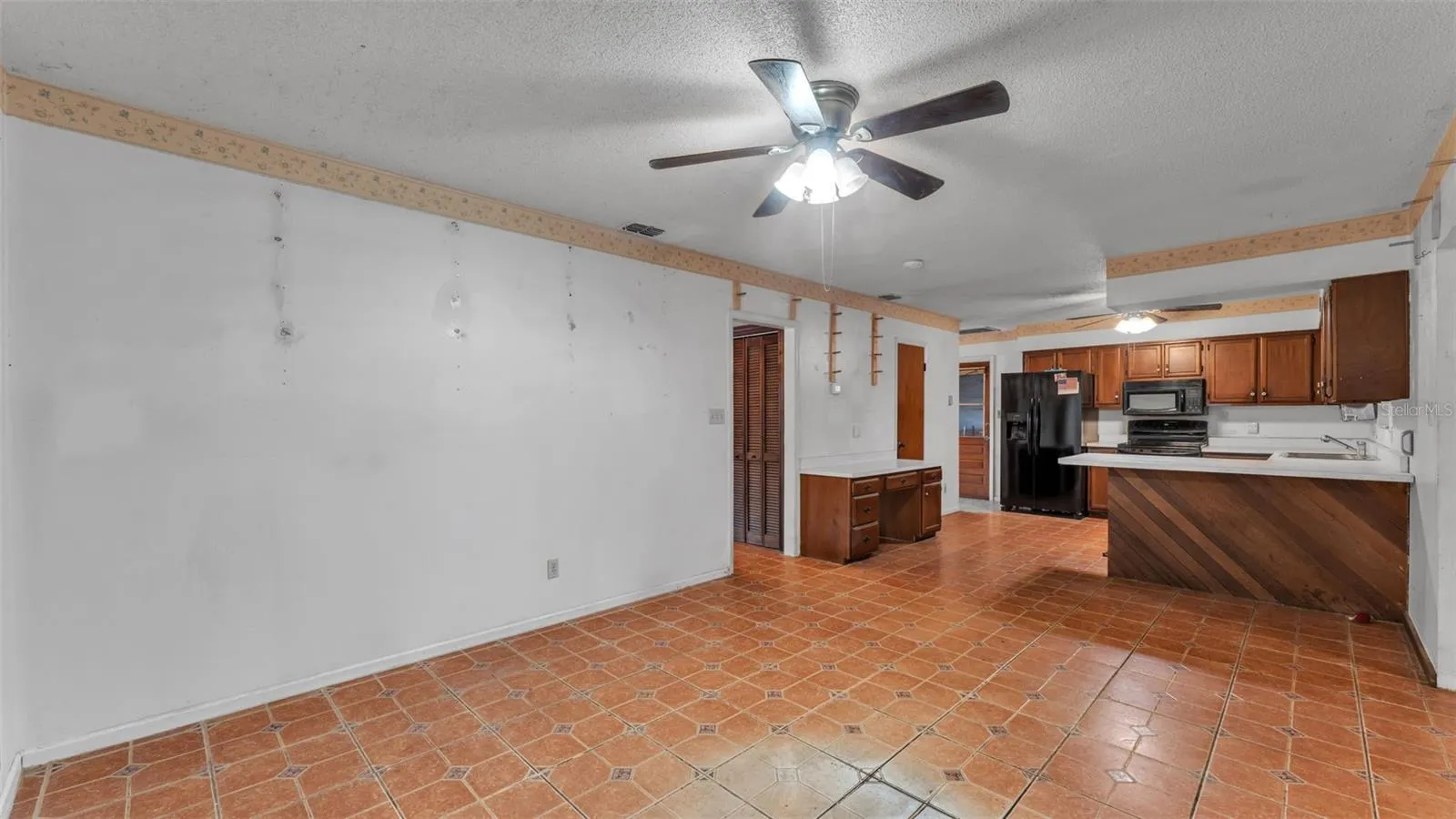 Kitchen and Dinette