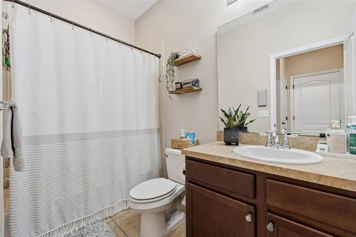 Full Bathroom (First Floor)