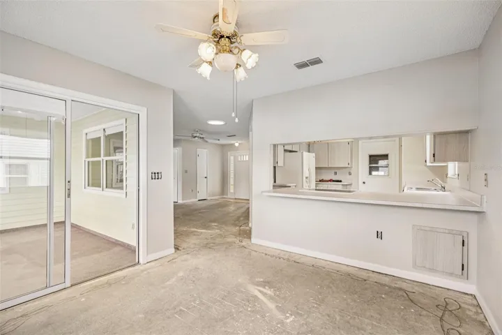 Dining room and breakfast bar.
