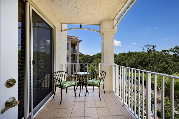 Guest bedroom terrace