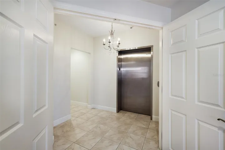 Private elevator entry foyer