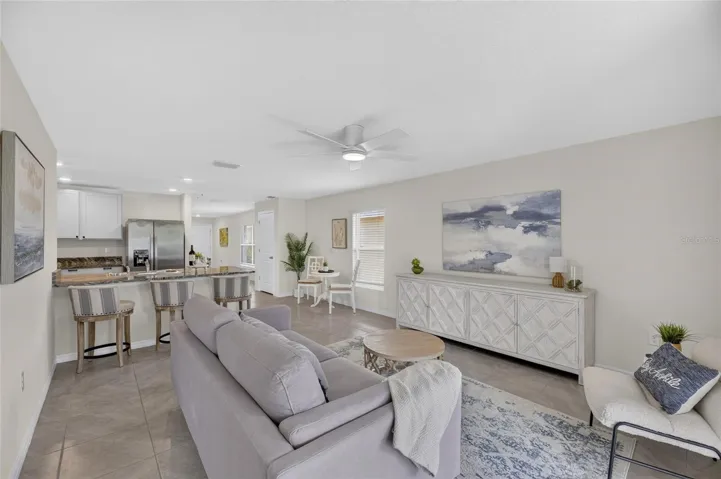 Kitchen great room combo