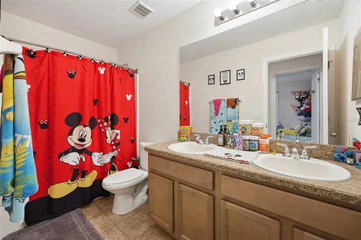 Bathroom 2nd floor