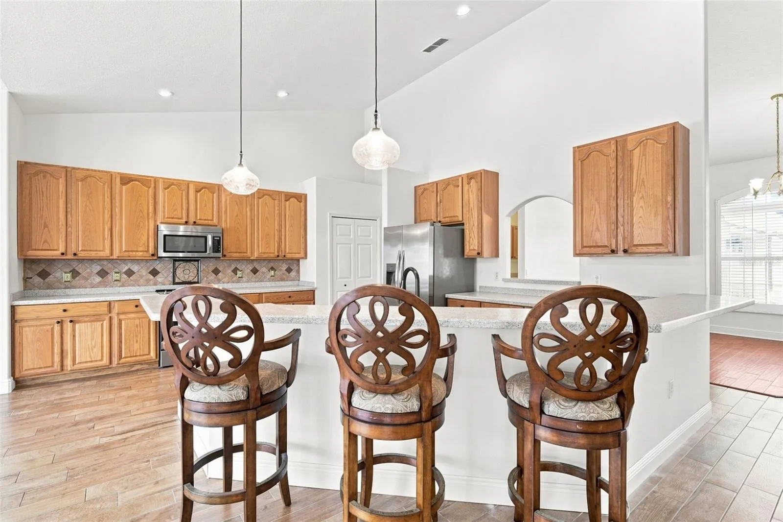 KITCHEN BAR TOP