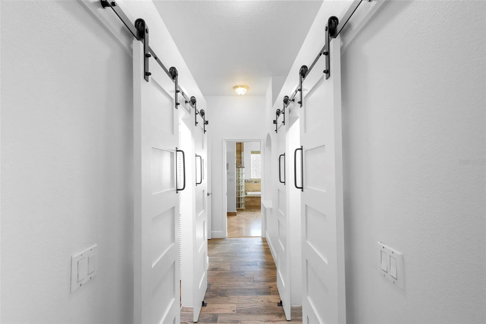 DUAL WALK-IN CLOSETS