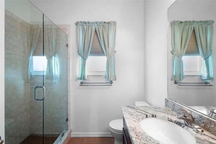 BATHROOM 2