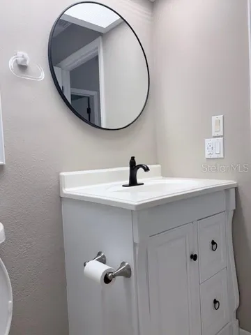 Guest Bathroom 2