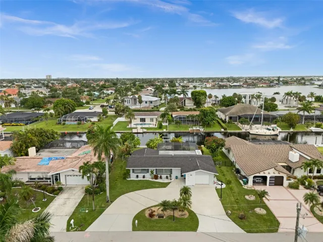 Check out the Circle Driveway!
