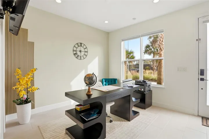 Foyer/ Flex room