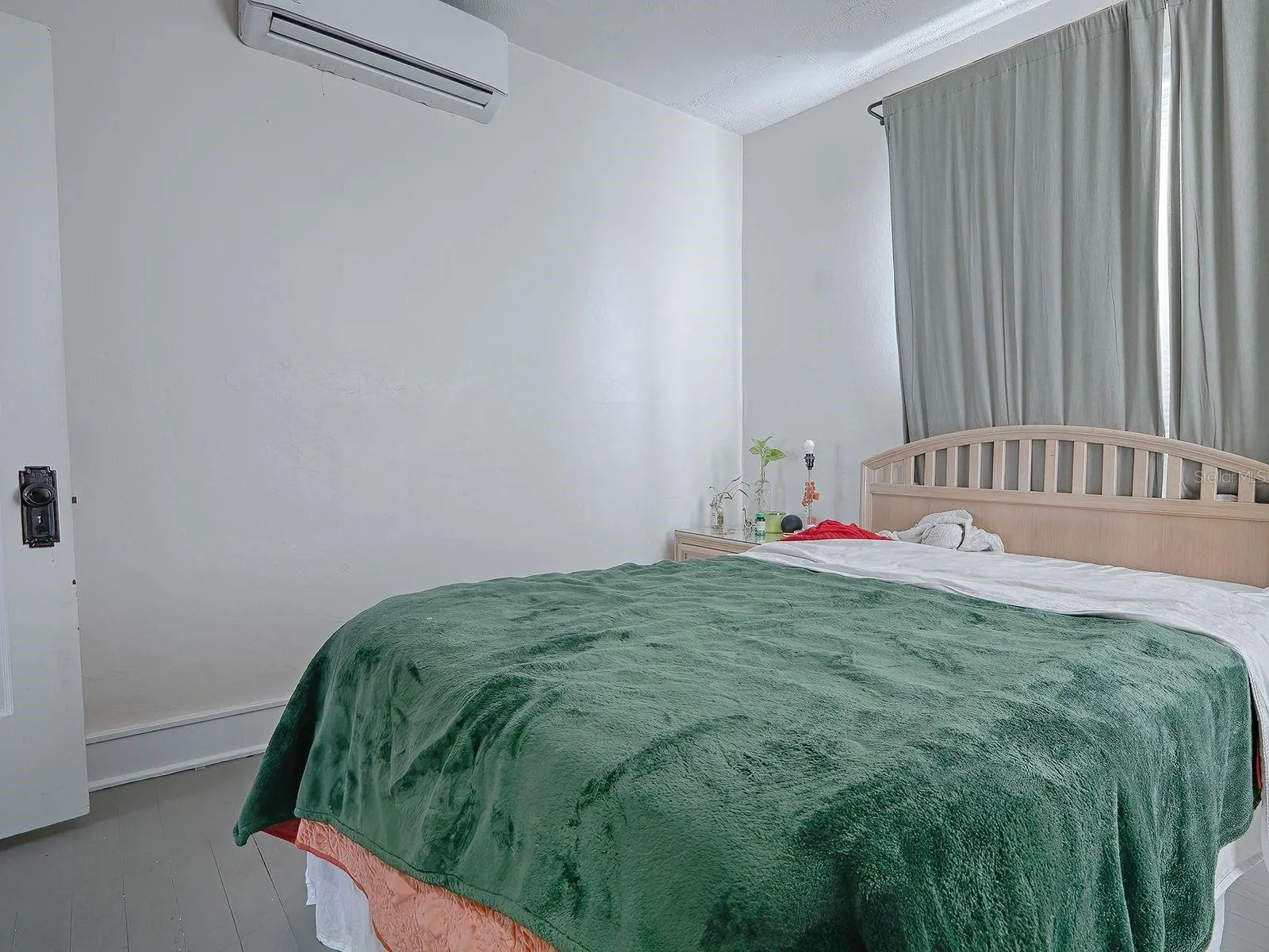 Unit#4_Primary Bedroom