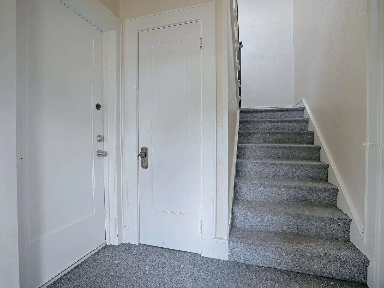 Lower Lobby & Staircase