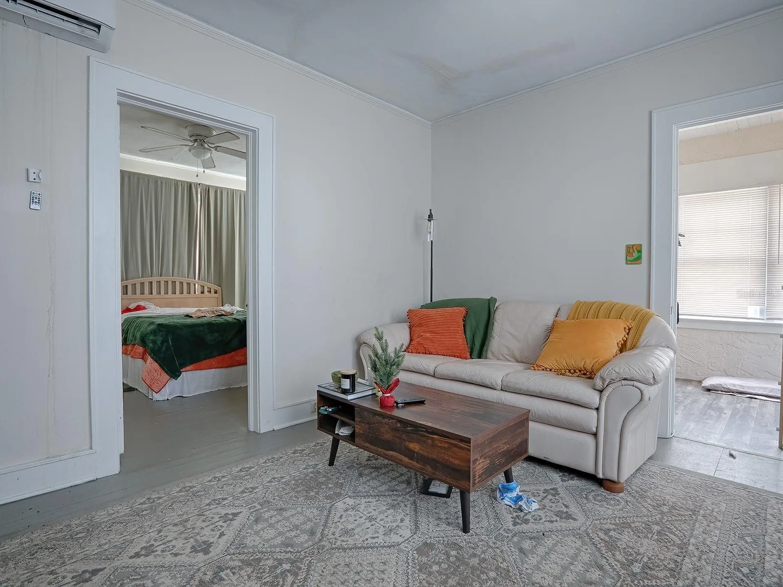Unit#4_Living Room