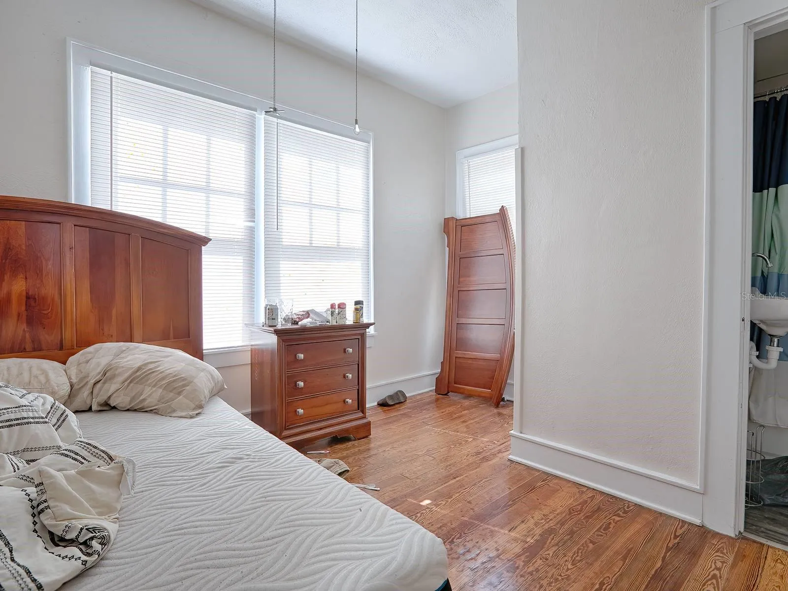 Unit#2_Primary Bedroom
